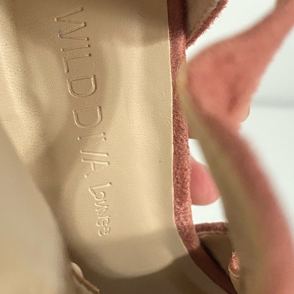 Wild Diva Lounge Elegant Peep-Toe Block Heel Sandals - Mauve - Picture 5 of 8